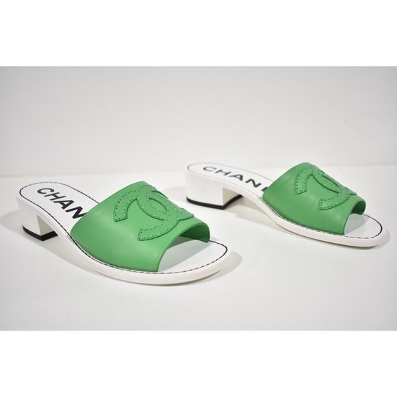 Chanel 22S Green Calfskin Leather White CC Logo Mules Slide Sandal Heel Flat 37 - Picture 2 of 12